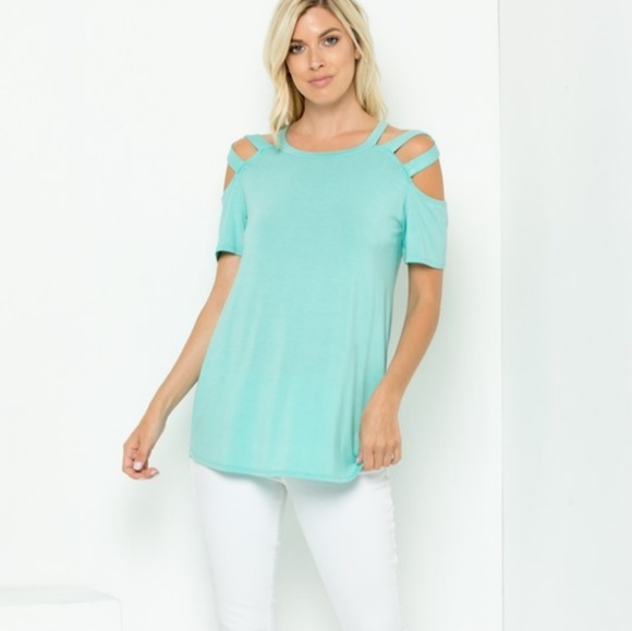 1 left! New cage criss cross cold shoulder top - Picture 2 of 6